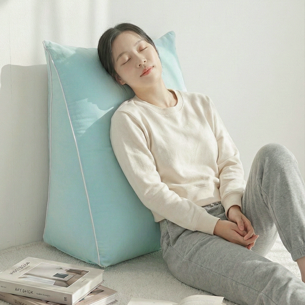 집앤콕 삼각 등받이쿠션 침대 쇼파 허리 등쿠션 - 상세 이미지 5