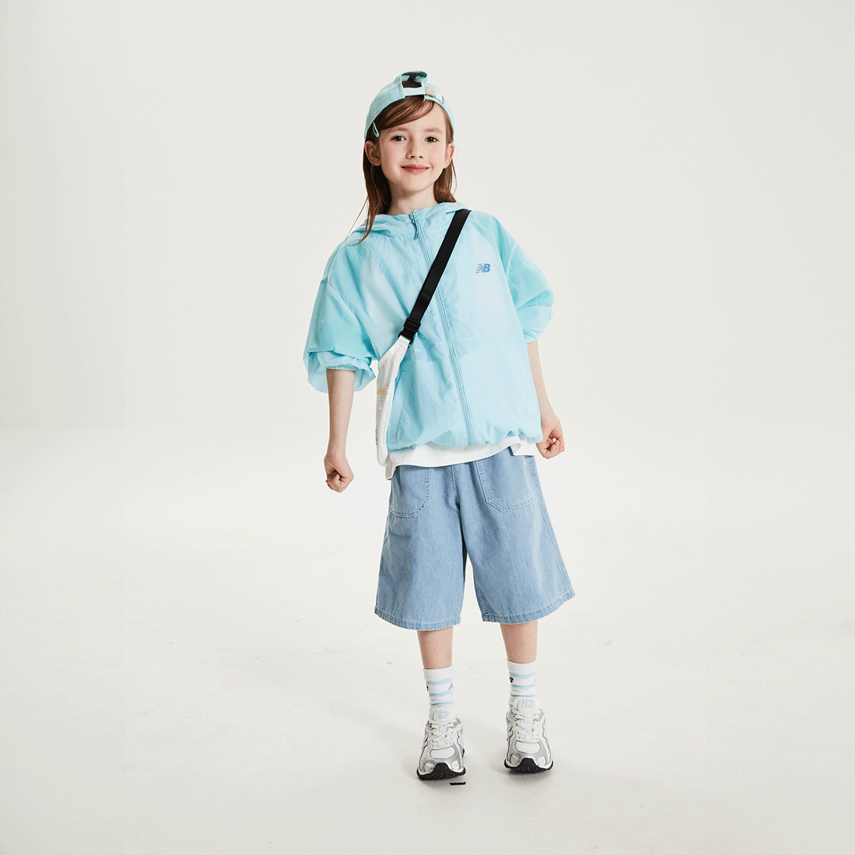 뉴발란스키즈 Run Festival_에센셜 홑겹 바람막이 키즈 점퍼 NK9AG2501U51 - 상세 이미지 4