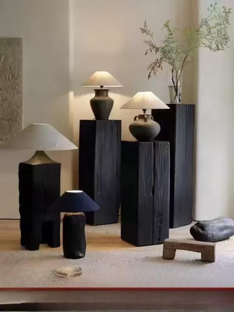 원목 디스플레이 박스 다이 나무 오브제 13 x 전시대 30x30x80cm - 상품 이미지