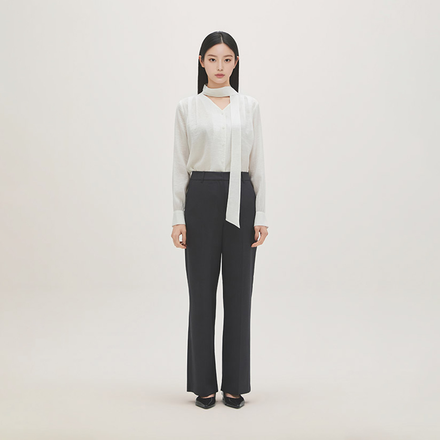 로엠 린넨라이크 세미와이드 슬랙스 RMTWG24R11 이미지 3
