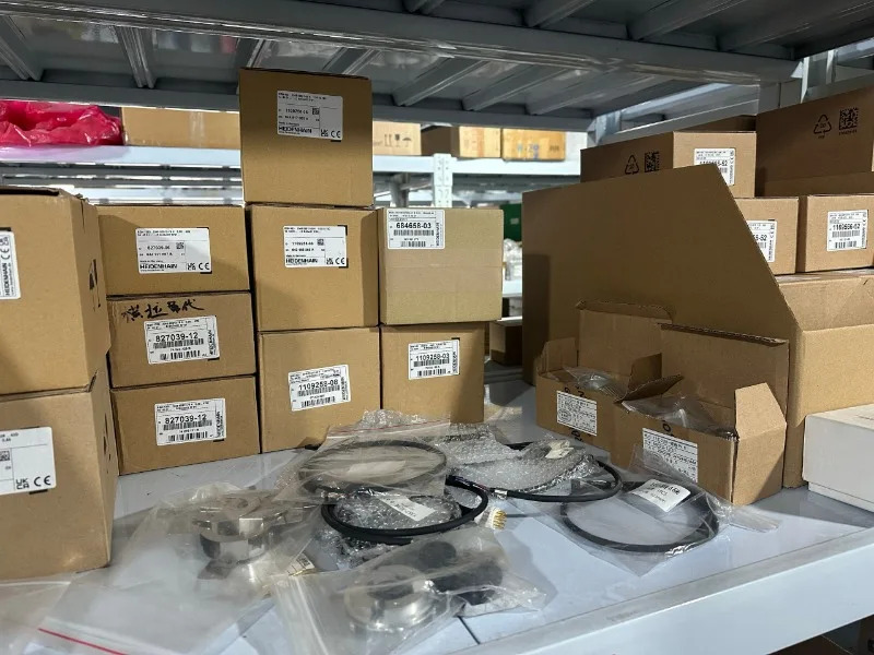 오리지널 HEIDENHAIN 엔코더 586645-67이 1065932-11로 업그레이드 1PCS