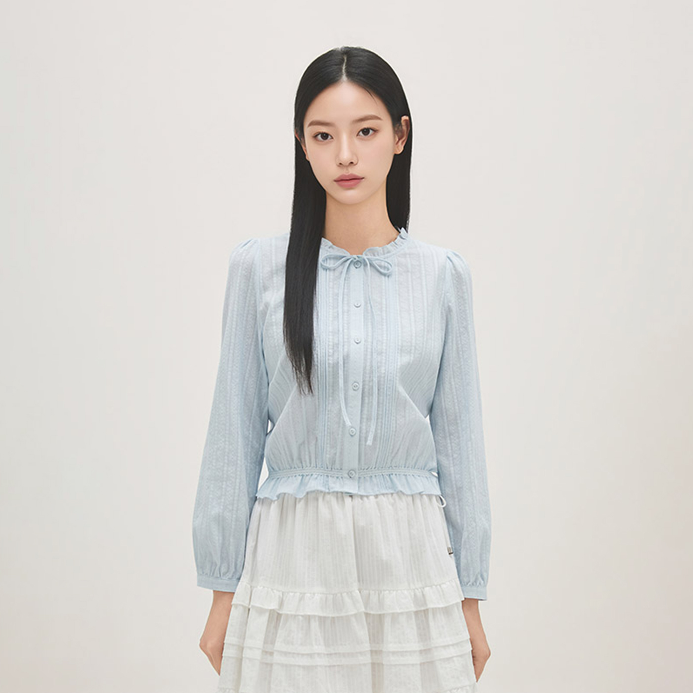 [N배송] 로엠 프릴넥 코튼 블라우스 RMBLG24R16 이미지 2