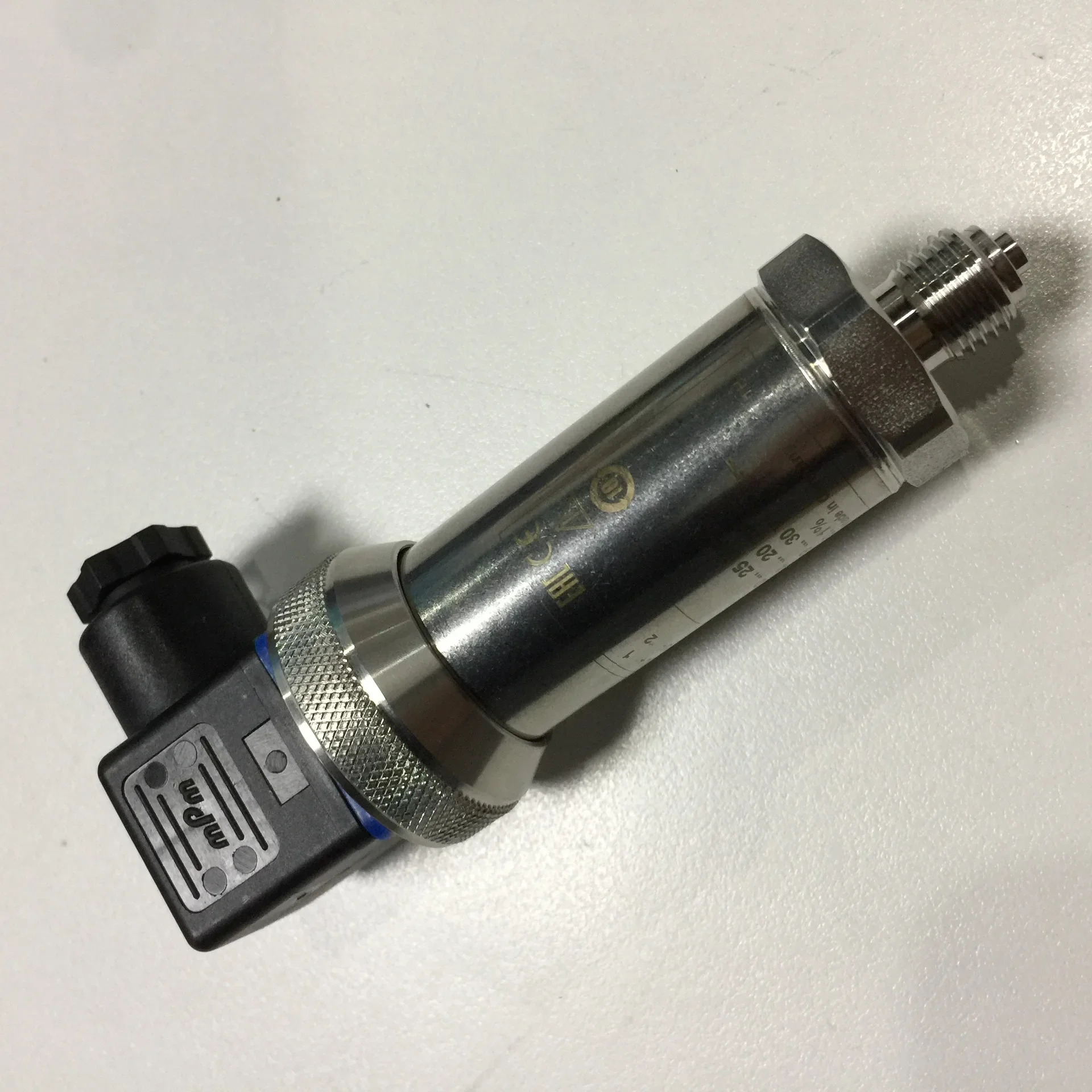 독일 WIKA 압력 트랜스미터 P-30 0-25MPA 4-20MA 0.1% 정확도 호스맨 커넥터