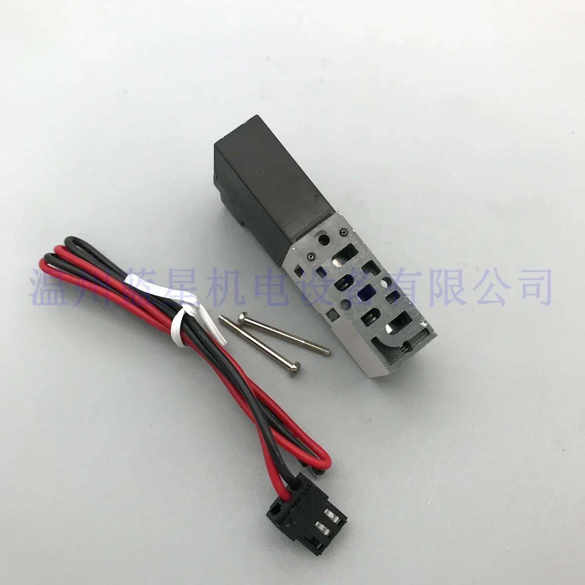2025.4새 솔레노이드 밸브 VQD1151-5LO VQD1151-5L0