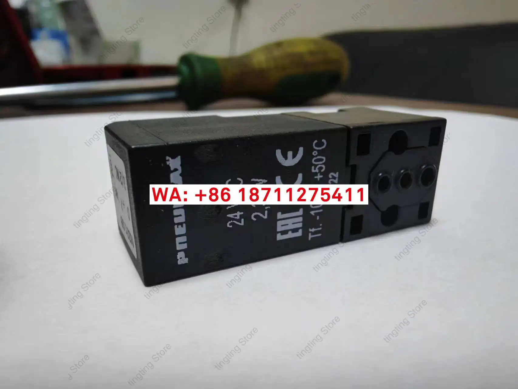 PNEUMAX 소형 솔레노이드 밸브 N331.0B.0A N331.R0E-8은 새 이며 포장으로 되었습니다.