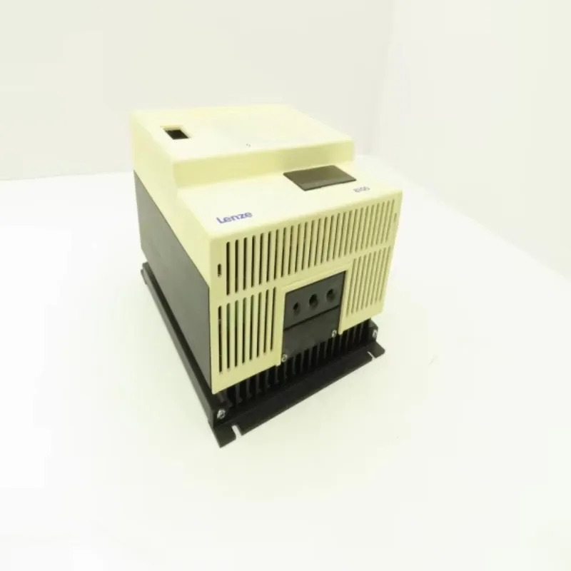 8105 E4G12 8100 드라이브 240VAC 7A 0200Hz 출력 전컨트롤러 오리지널 패키지