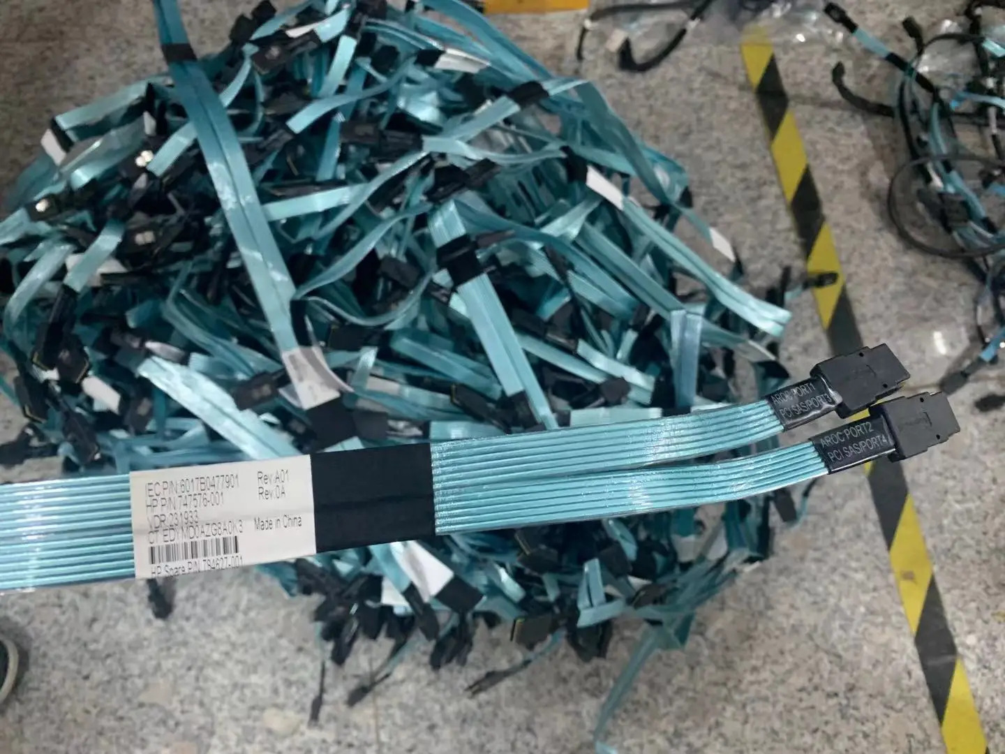 6017B0478302 /01 DL380G9 DL380 G9 Gen9 서버784627-001 747574-001 데이터 케이블 12LFF SAS 미니 라인