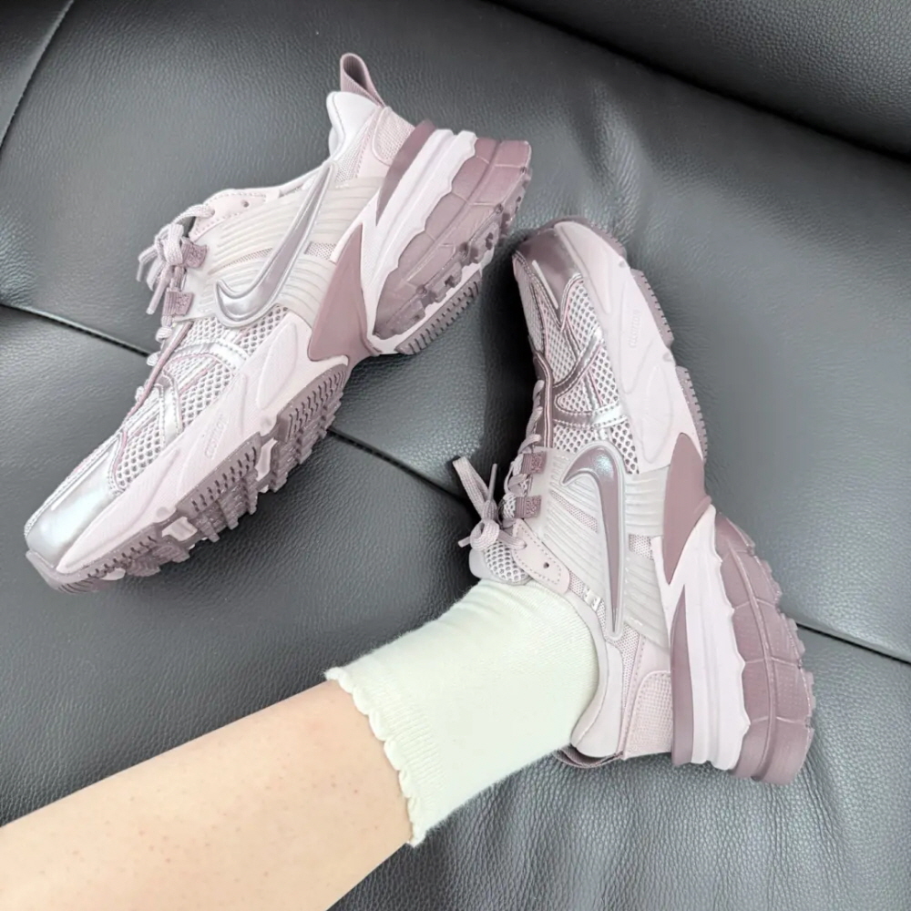 나이키 우먼 V2K 런 여성 러닝화 운동화 스니커즈 파티클 로즈 타투 핑크 FD0736-602 이미지 7
