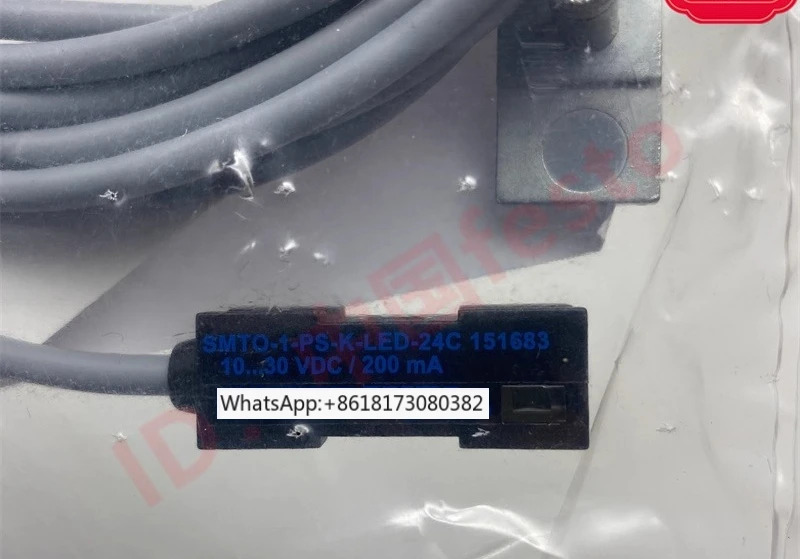 PNP 자기 스위치 SMTO-1-PS-K-LED-24-C 151683 포장