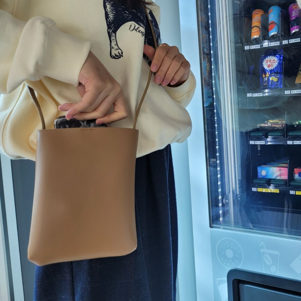 핸드폰가방 마이크로백 모카신베이지 - 상품 이미지