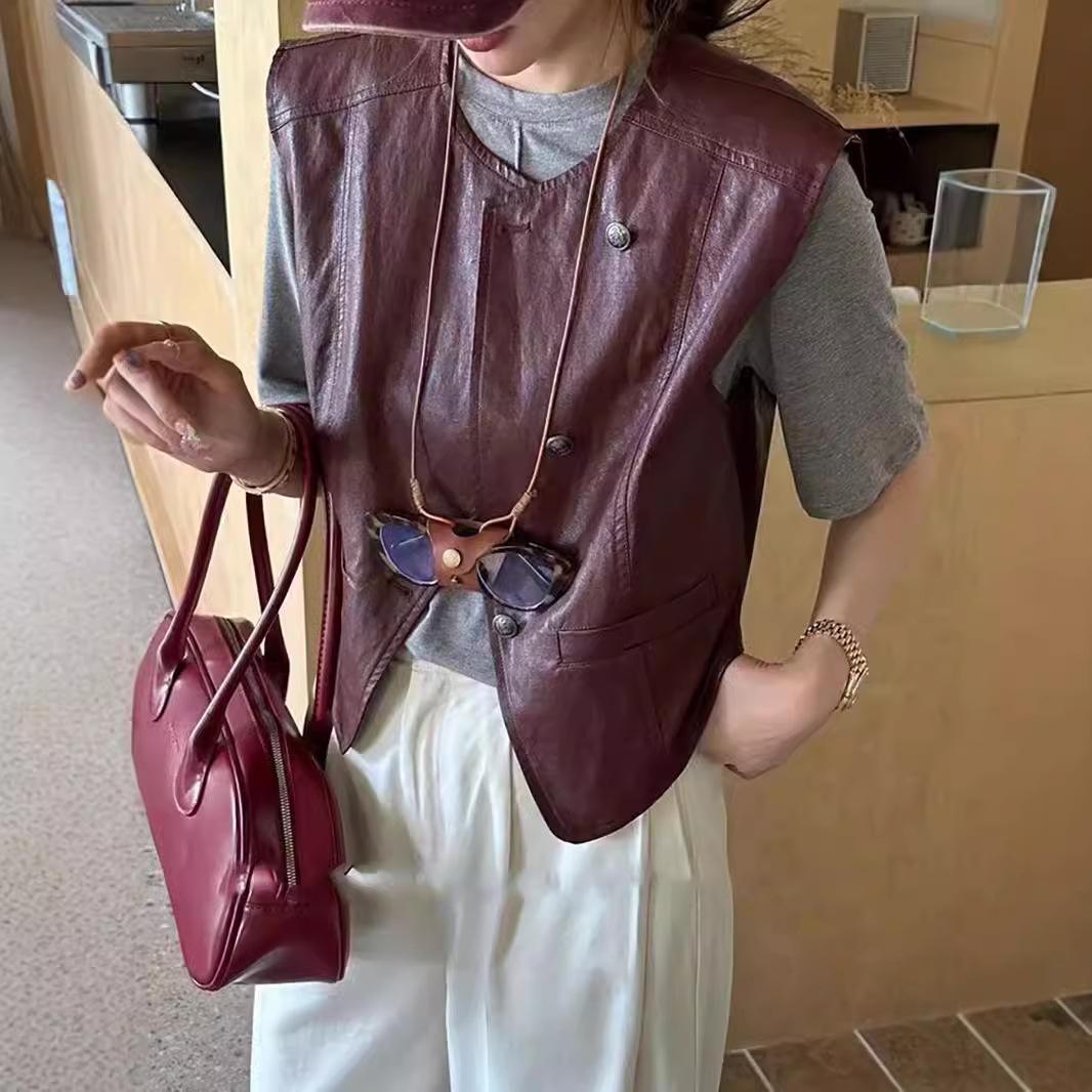 조끼 여성 민소매 고급 인조가죽 레더 크롭기장 클래식 버튼여밈 가슴포켓 데일리 블랙 M - 상세 이미지 3