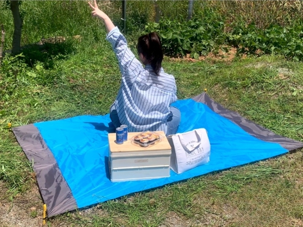 J2K 경량 포켓 돗자리 블루 미니 한강 피크닉 야외 레저 등산 - 상품 이미지