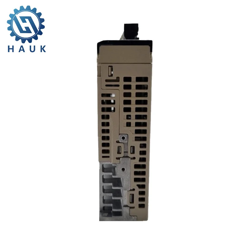 오리지널 SGD7S-2R8A00A 서보 드라이브 0.4kW 200V 단상/3상 산업로봇EtherCAT/IP65 보호 기능