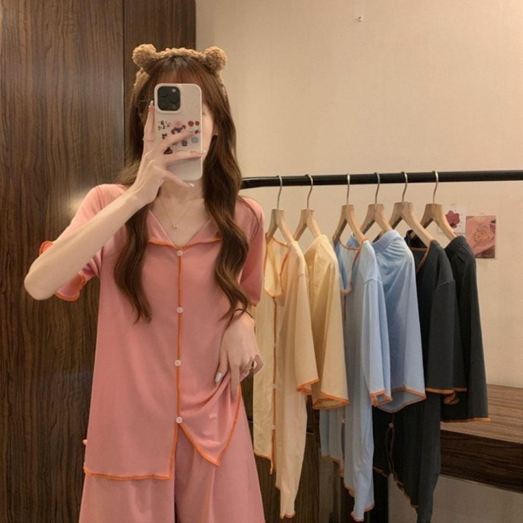 지니몰 반팔 여성 파자마 찰랑 아이스 소재 시원한 여름 잠옷 여자 실크 냉장고 투피스 세트 - 상품 이미지