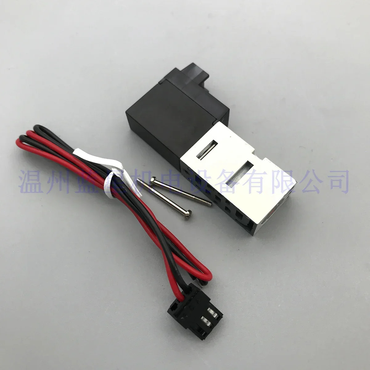 2025.4새 솔레노이드 밸브 VQD1151-5LO VQD1151-5L0