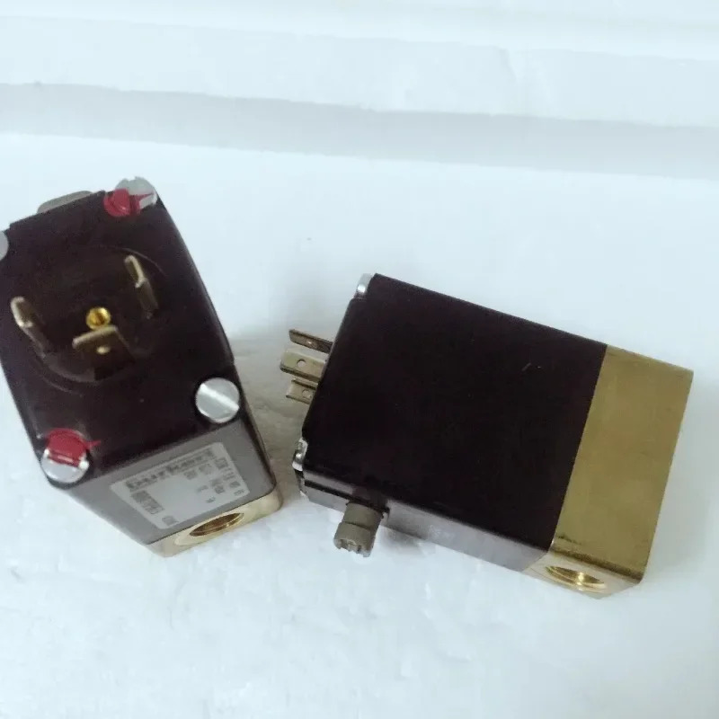 0330 솔레노이드 밸브 00078969 F 3. 0 NBR DC24V 1개