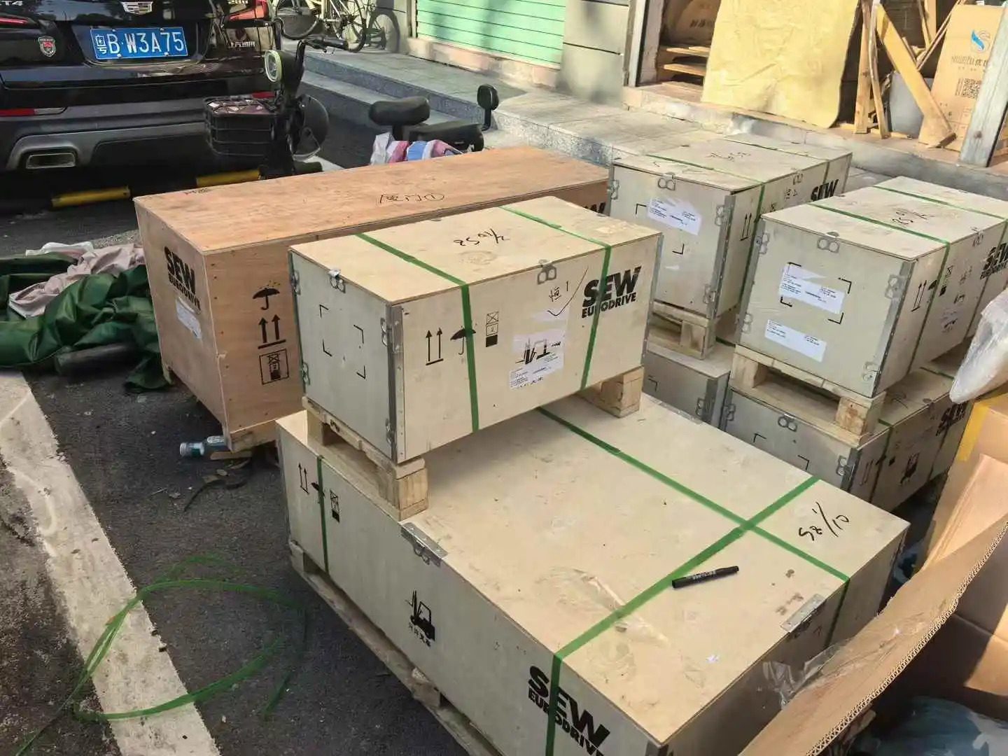 SEW RF87/DRS100M4 기어 모터 5.5kW IEC B5