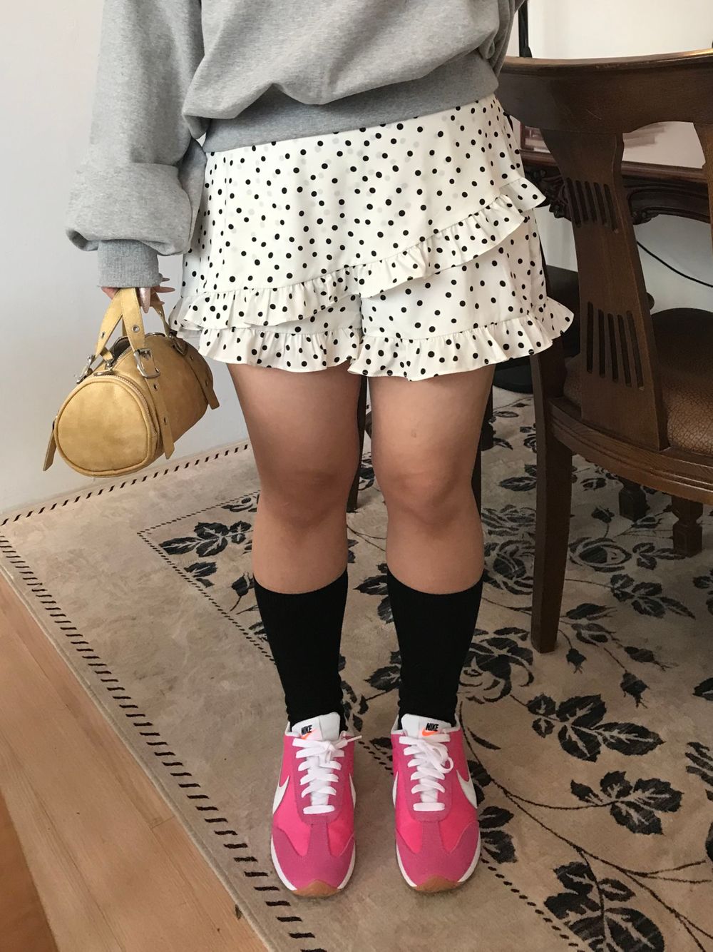 [MADE]메리 도트 사선 프릴 뒷밴딩 치마 반바지