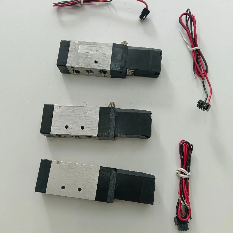 RCS 2413-01부품 - D24 PARKER KURODA 쿠로다 솔레노이드 밸브 DC24V
