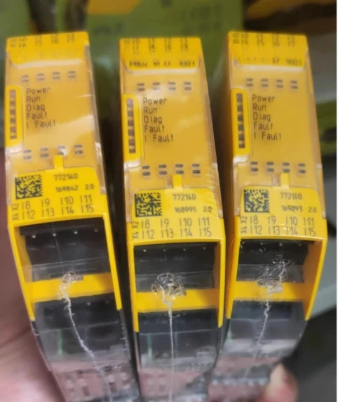 772140 772143 772142 772120 릴레이 PNOZ m EF 16
