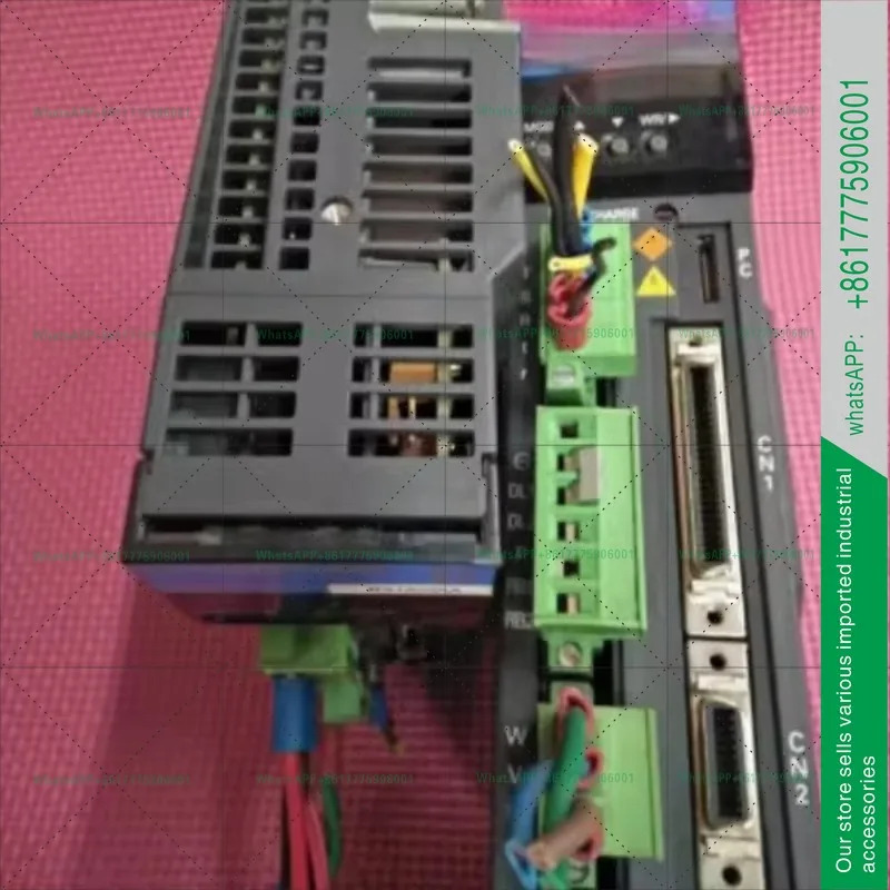 분해된 서보 드라이버 RS1A03AA 원본