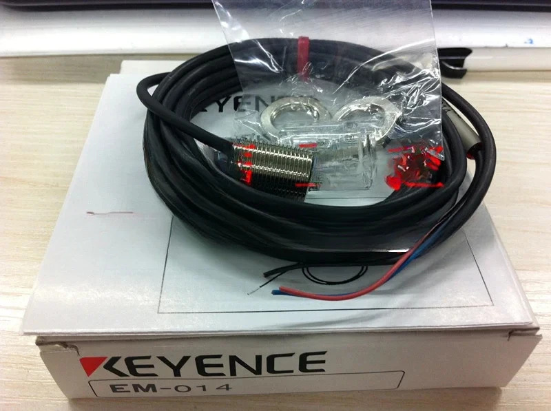 KEYENCE EM-014