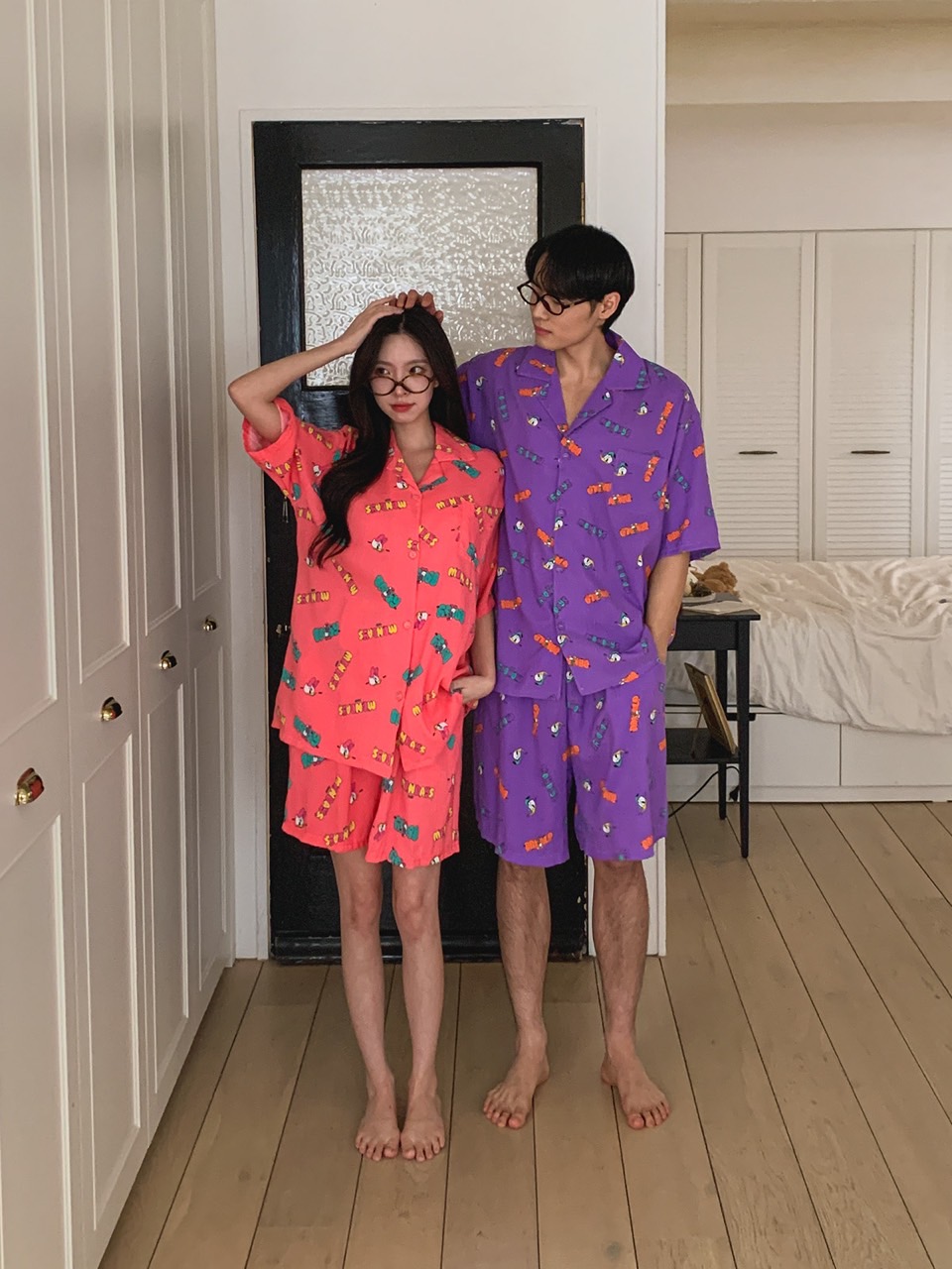디즈니 먼데이도널드데이지반팔잠옷세트 남자 여자 반바지 여름 파자마 홈웨어 선물 커플 - 상품 이미지
