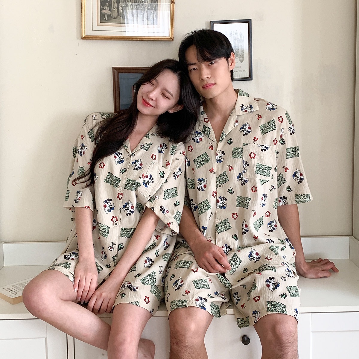 디즈니 구름미키반팔잠옷세트 남자 여자 반바지 여름 파자마 홈웨어 선물 커플 - 상품 이미지