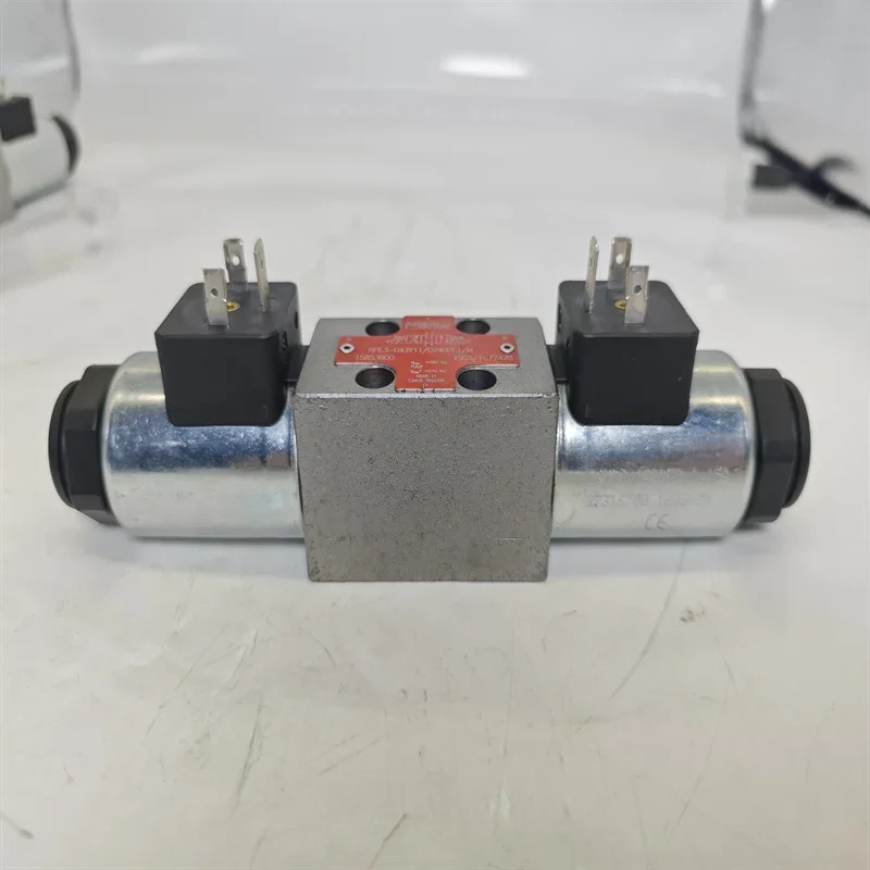 PRM2-063Y11/30-24E1K1-A 아르고 하이토스 방향 제어 밸브 RPE3-06C11/02400E1-A