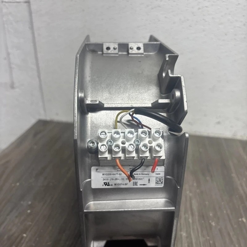 W1G200-HH77-52 DC24V 팬