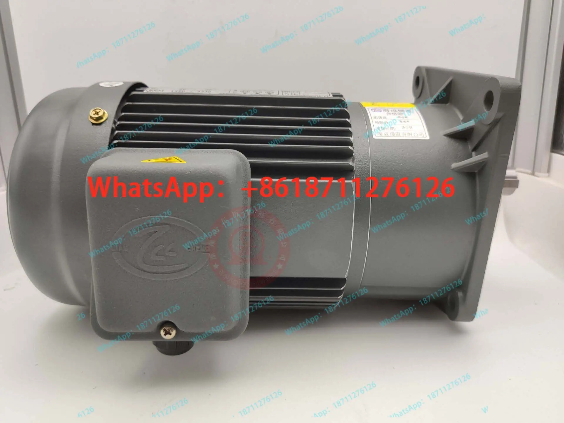 기어 감속기 GV22 1WSS 0.75KW 1/25 가변 속도 모터 수직 설치