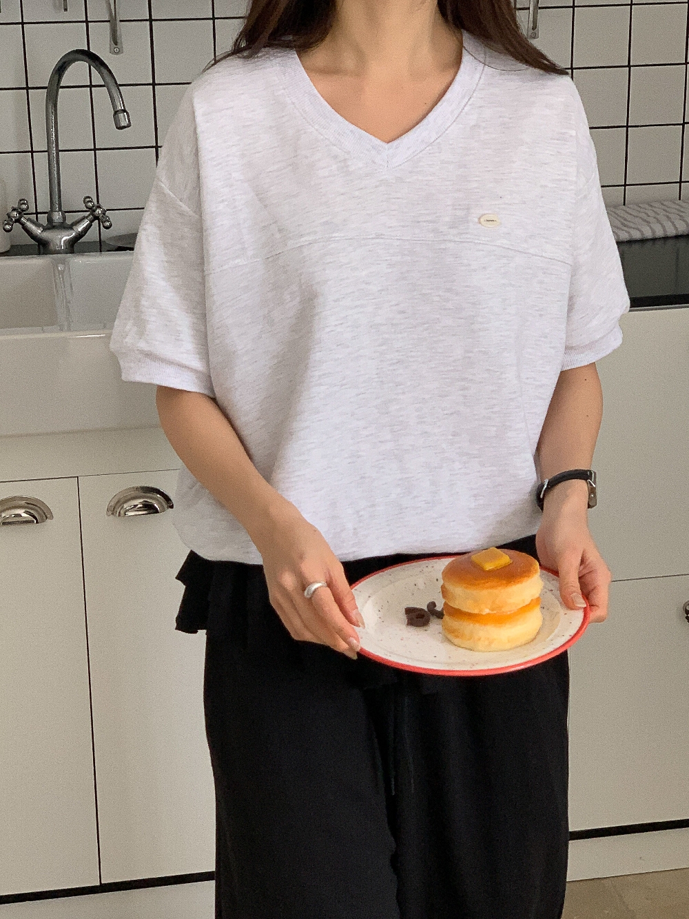 브이넥맨투맨 여성반팔맨투맨 세미크롭 무지 루즈핏 반팔 티셔츠 - 상세 이미지 4