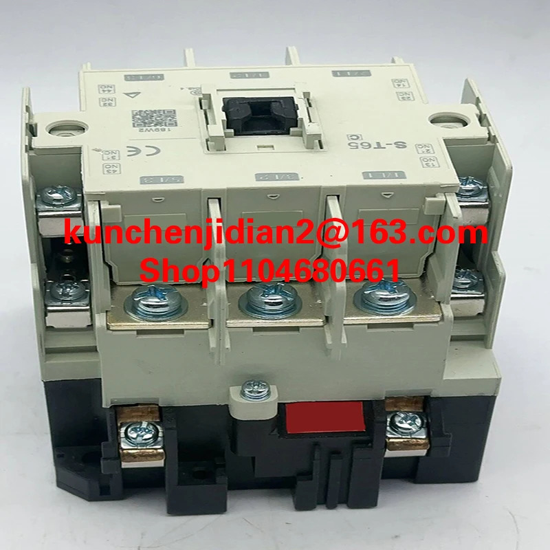 ACS355-03E-23A1-4 ACS880-01-018A-7 ACS355-01E-02A4-2 ACS550-01-125A-4 ACS550-1-59A-4 신품 주파수 변환기
