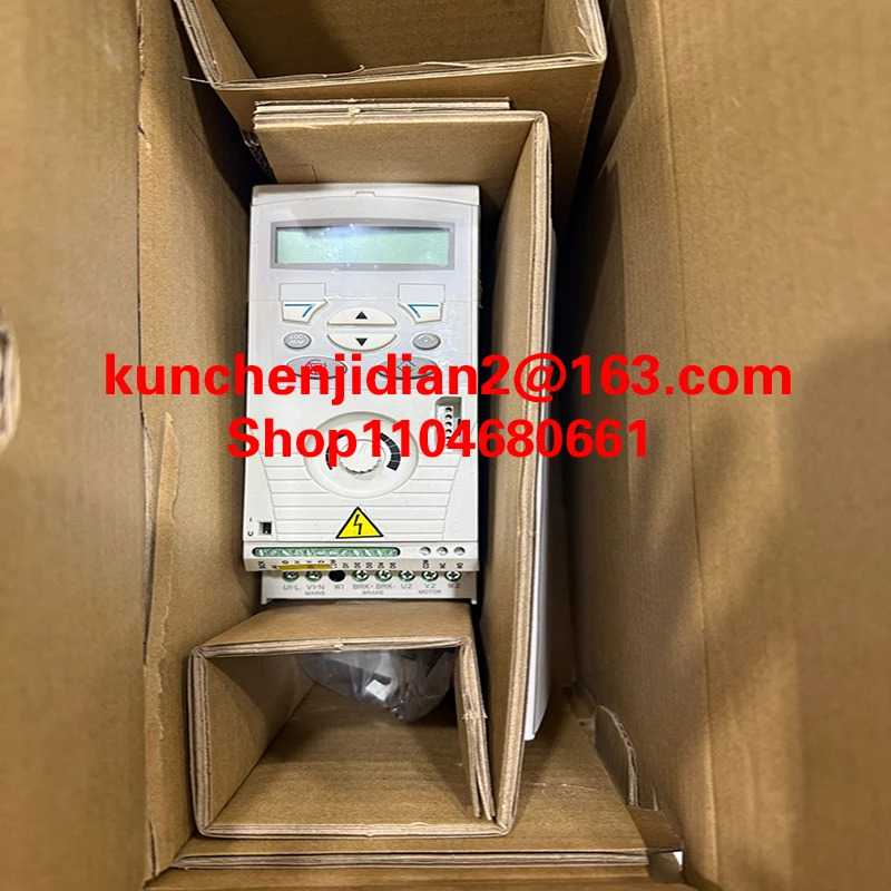 ACS355-03E-23A1-4 ACS880-01-018A-7 ACS355-01E-02A4-2 ACS550-01-125A-4 ACS550-1-59A-4 신품 주파수 변환기
