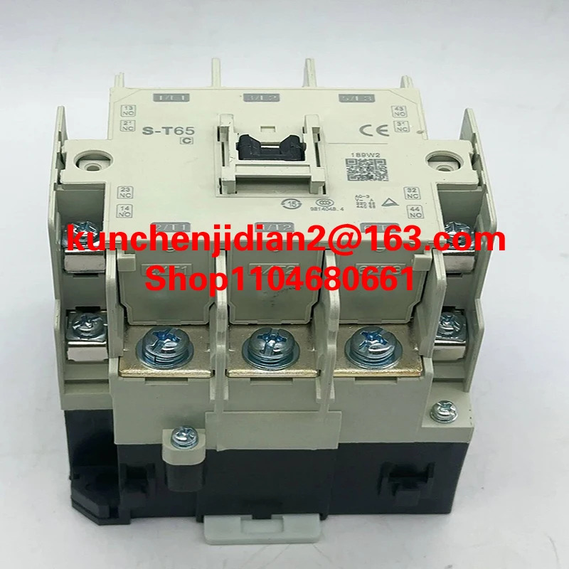 ACS355-03E-23A1-4 ACS880-01-018A-7 ACS355-01E-02A4-2 ACS550-01-125A-4 ACS550-1-59A-4 신품 주파수 변환기