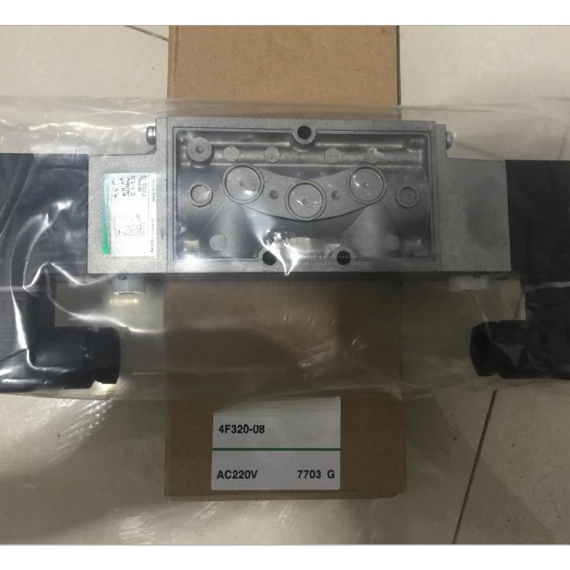 CKD 솔레노이드 밸브부품 4F320-08 10-AC220V AC110V DC24V