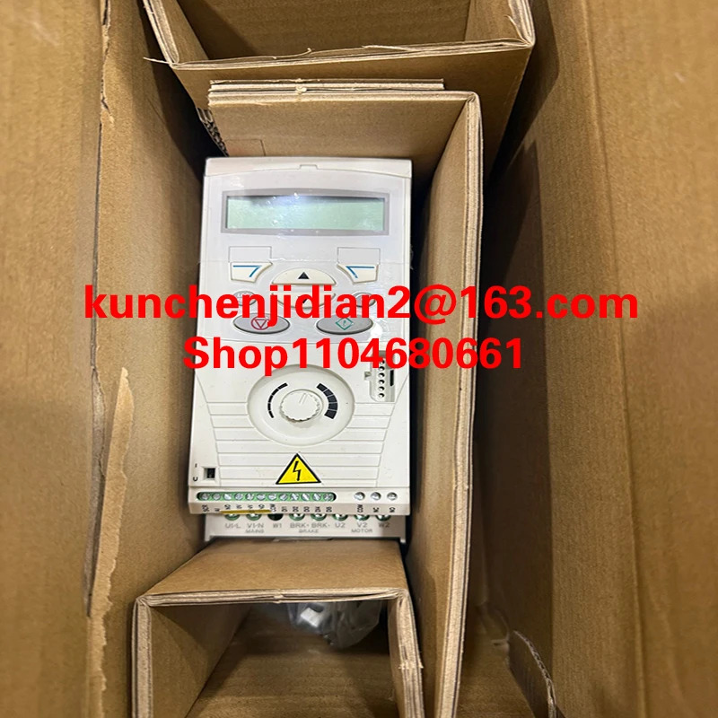 ACS355-03E-23A1-4 ACS880-01-018A-7 ACS355-01E-02A4-2 ACS550-01-125A-4 ACS550-1-59A-4 신품 주파수 변환기