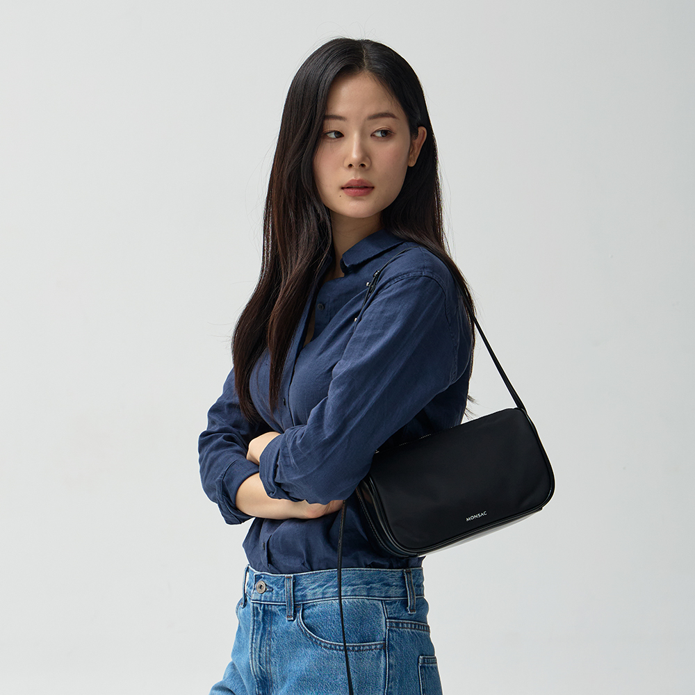 몽삭 클로이 Nylon 숄더백 미디움 블랙 AP15-2515-BN - 상품 이미지