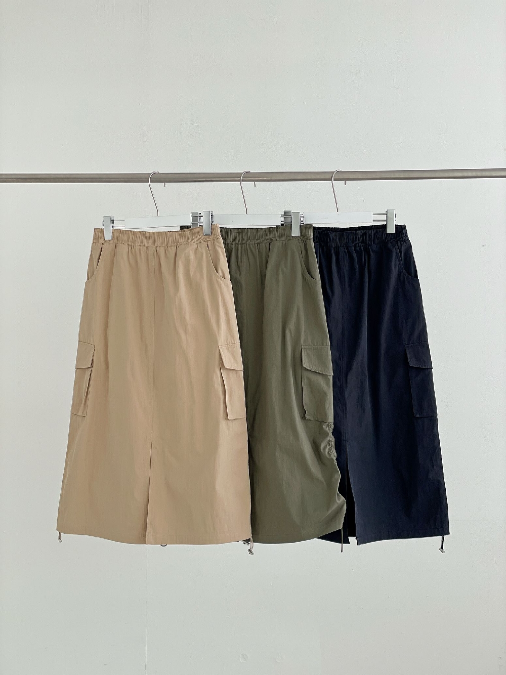 카고 바스락스커트 H라인 스트링 밴딩 앞트임 슬릿 롱 스커트 - 상세 이미지 2