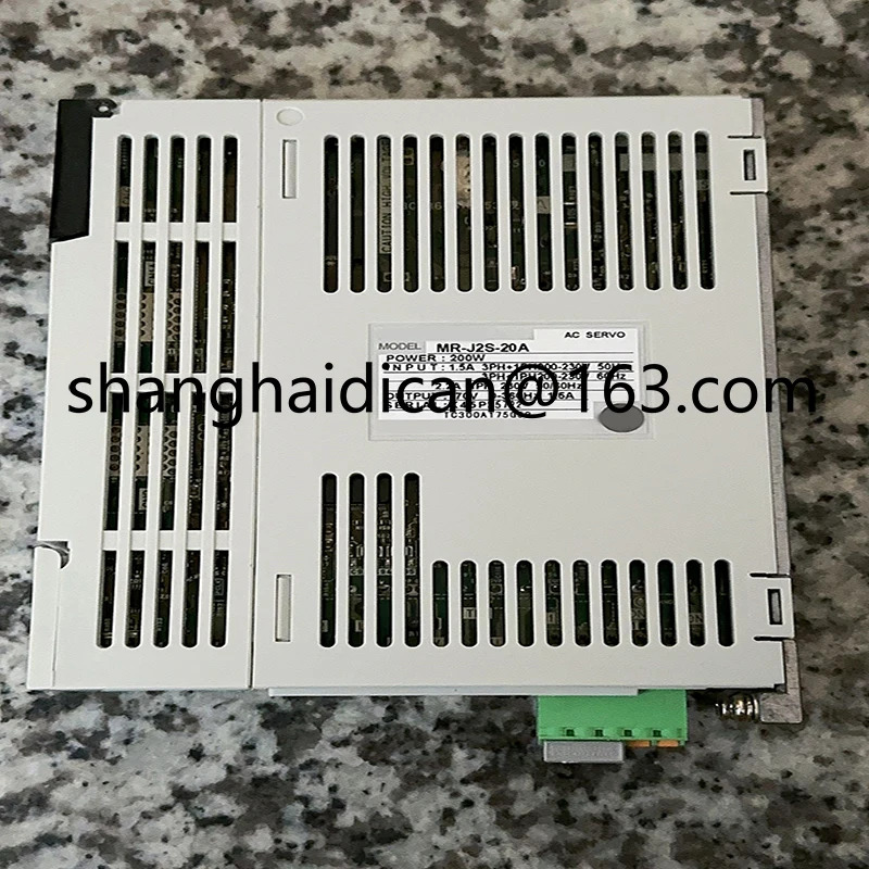 MR-J2S-60A -700 오리지널 PLC 서보모터