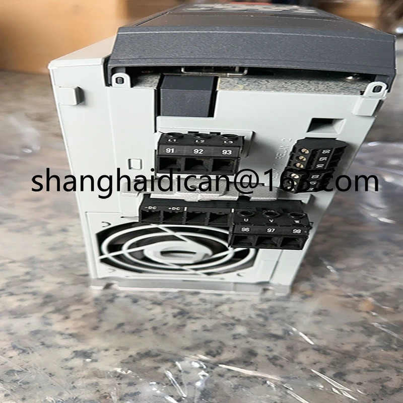 FC-302P2K2T5E55H2XGXXXXSXXXXAXBXCXXXXDX 주파수 변환기 인버터