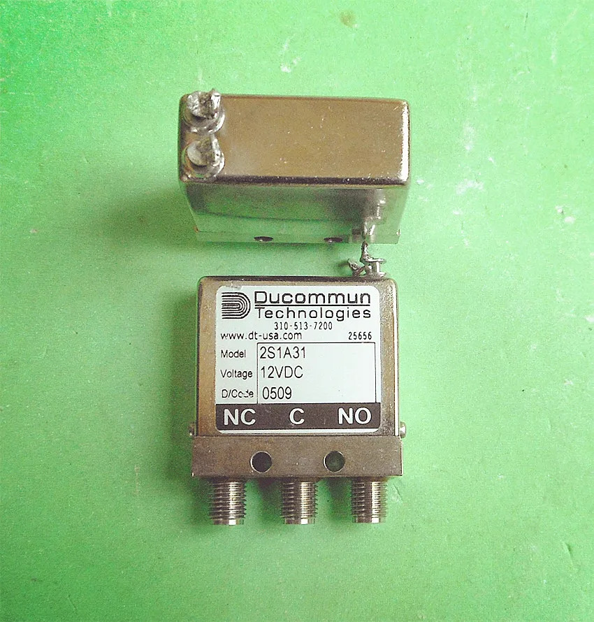CCR-33S80-RN-1 SMA 단극 이쓰로우 스위치 12V DC-18GHz