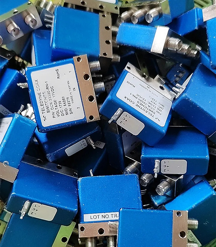 TELEDYNE CCR-33S80-RN-1 SPDT SMA RF 마이크로파 동축 스위치 12V 18GHz