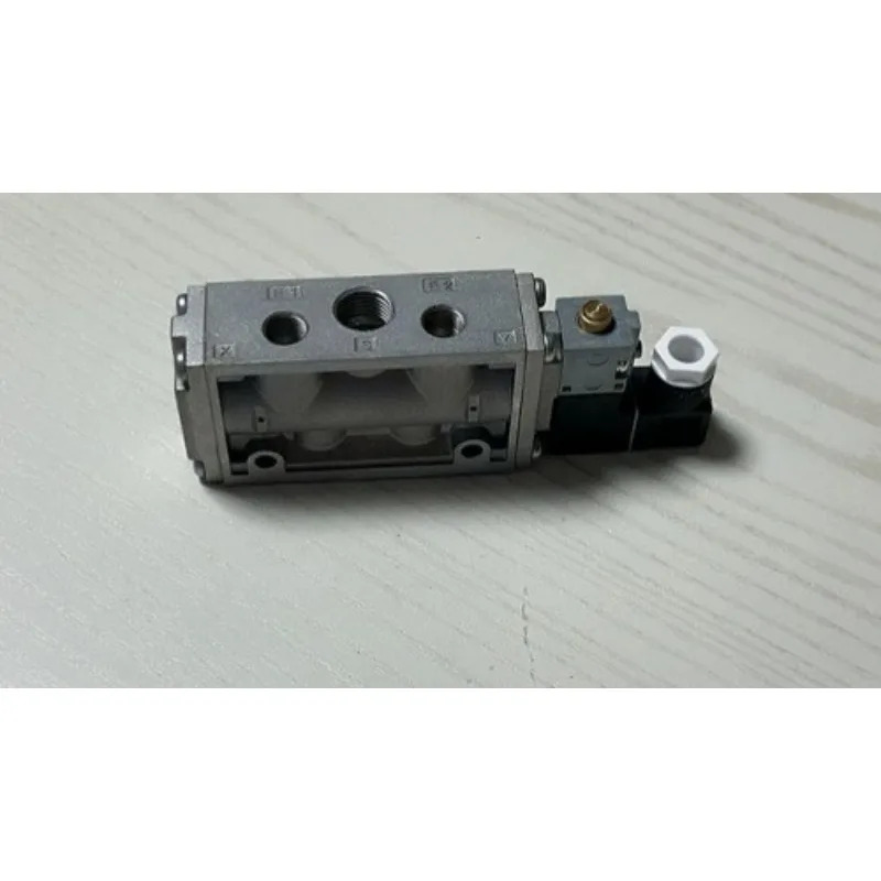 CKD 밸브 4F110-08-AC220V-DC24V 4F120/130/140-08-DC24V 4F110-06 부품