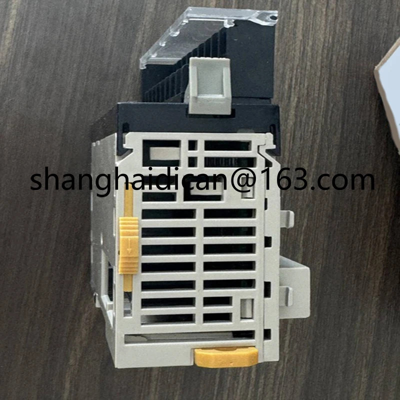 CJ1W-1I101 오리지널 확장 모듈 PLC 서보모터