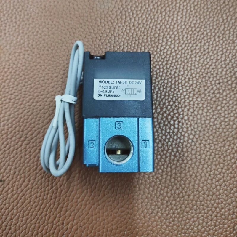 부품은 STNC Sono Tiangong TM-08 2위치 3방향 고주파 솔레노이드 밸브 DC24V