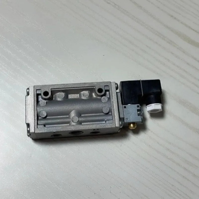 C-KD 밸브 4F110-08-AC220V-DC24V 4F120/130/140-08-DC24V 4F110-06