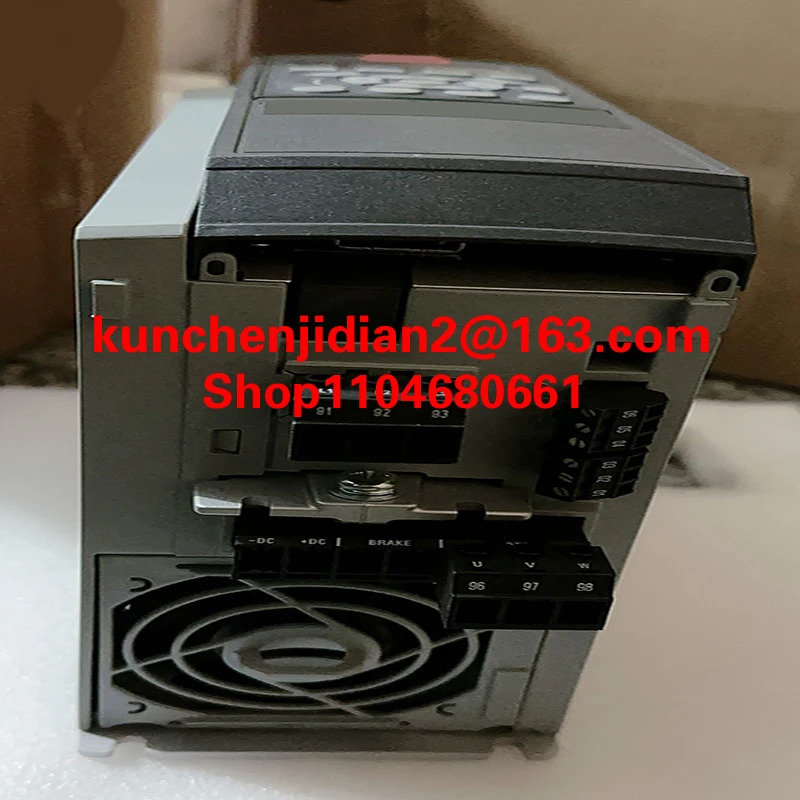 FC-302P1K5T5E20H2XGXXXXSXXXXAXBXCXXXXDX 새 주파수 변환기