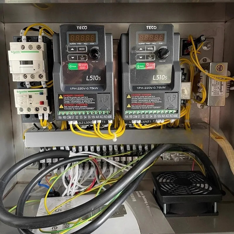 부품은 Dongyuan 인버터 L510-201-SH1-NC 교체 E2-201-H1 H1A H1N H1F