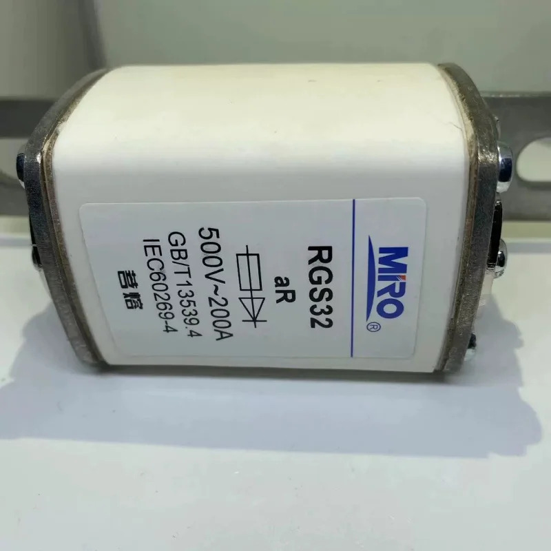 RS0 RGS32 500V-150A 500V-160A 500V-200A 500V-250A 사각 튜브 볼트 연결형 작동 퓨즈